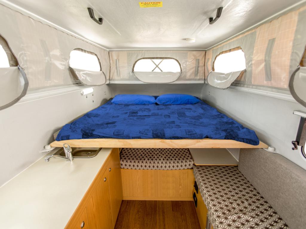 apollo-4wd-adventure-camper-interior-103060-crop