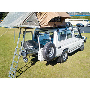 Centre Troopcarrier Outback with Roof Tent2 Personas Centre Troopcarrier Outback with Roof Tent2 Personas6.jpg